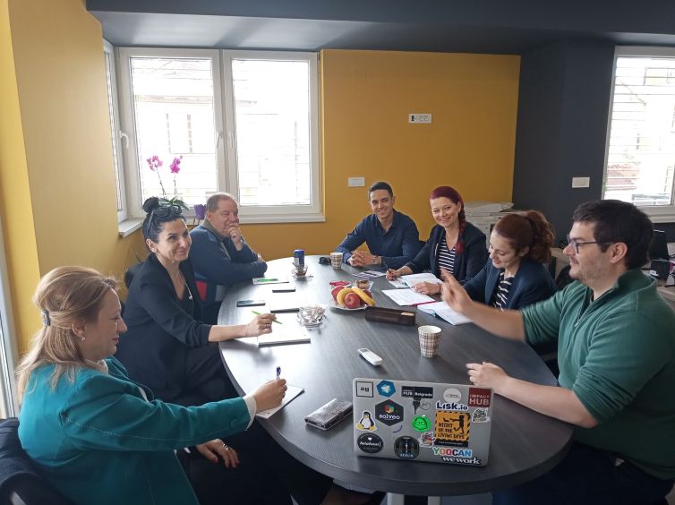 67354279_345111613095013_1479479846785515520_n