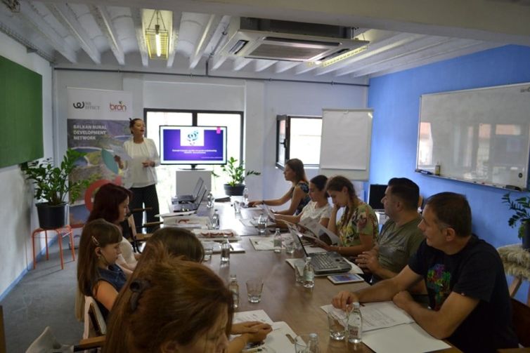 71101694_2045505745550069_766310255385640960_n